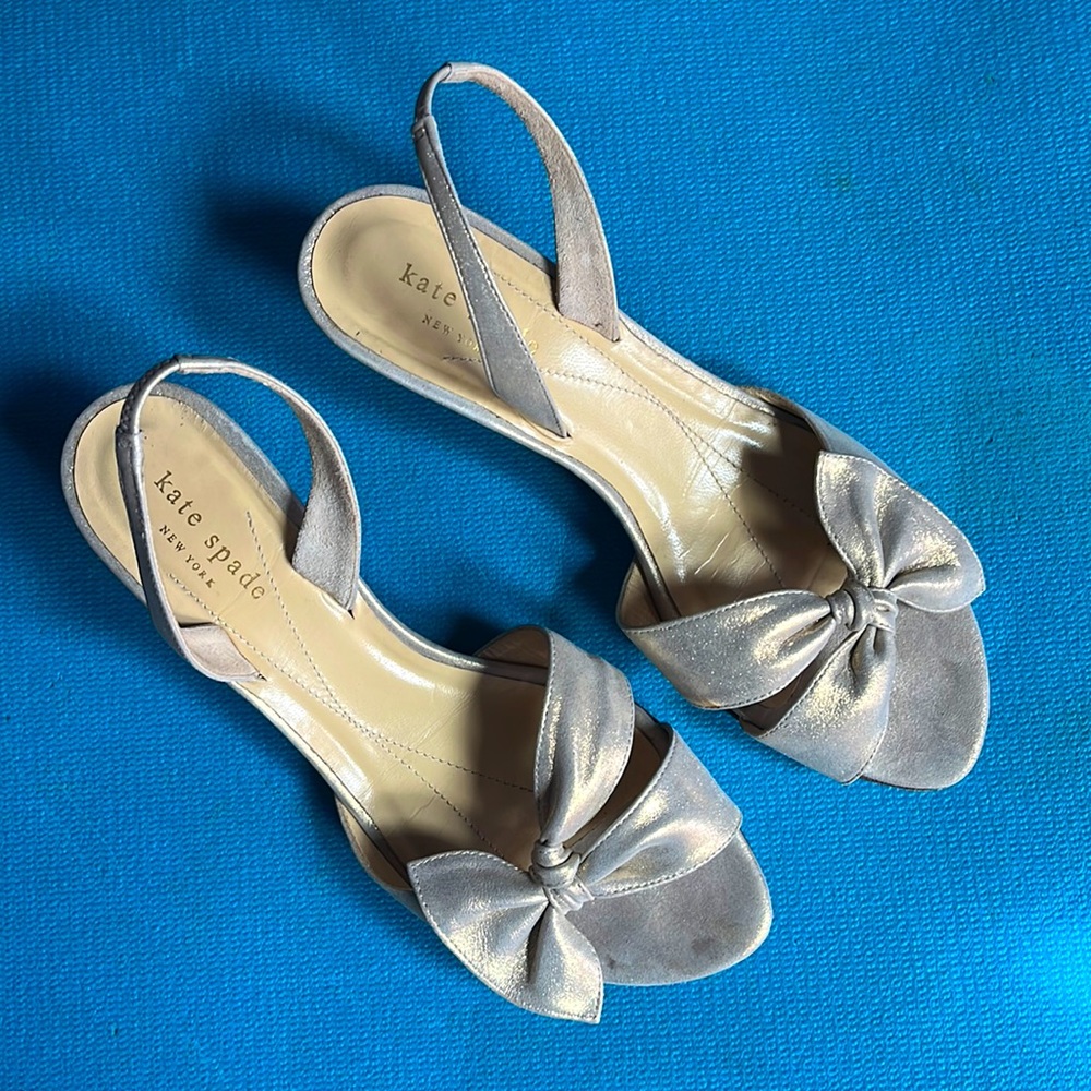 Kate Spade gold bow double sling back heels 8.5